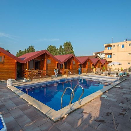 Apartments And Bungalow Casa Palma Улцин Екстериор снимка