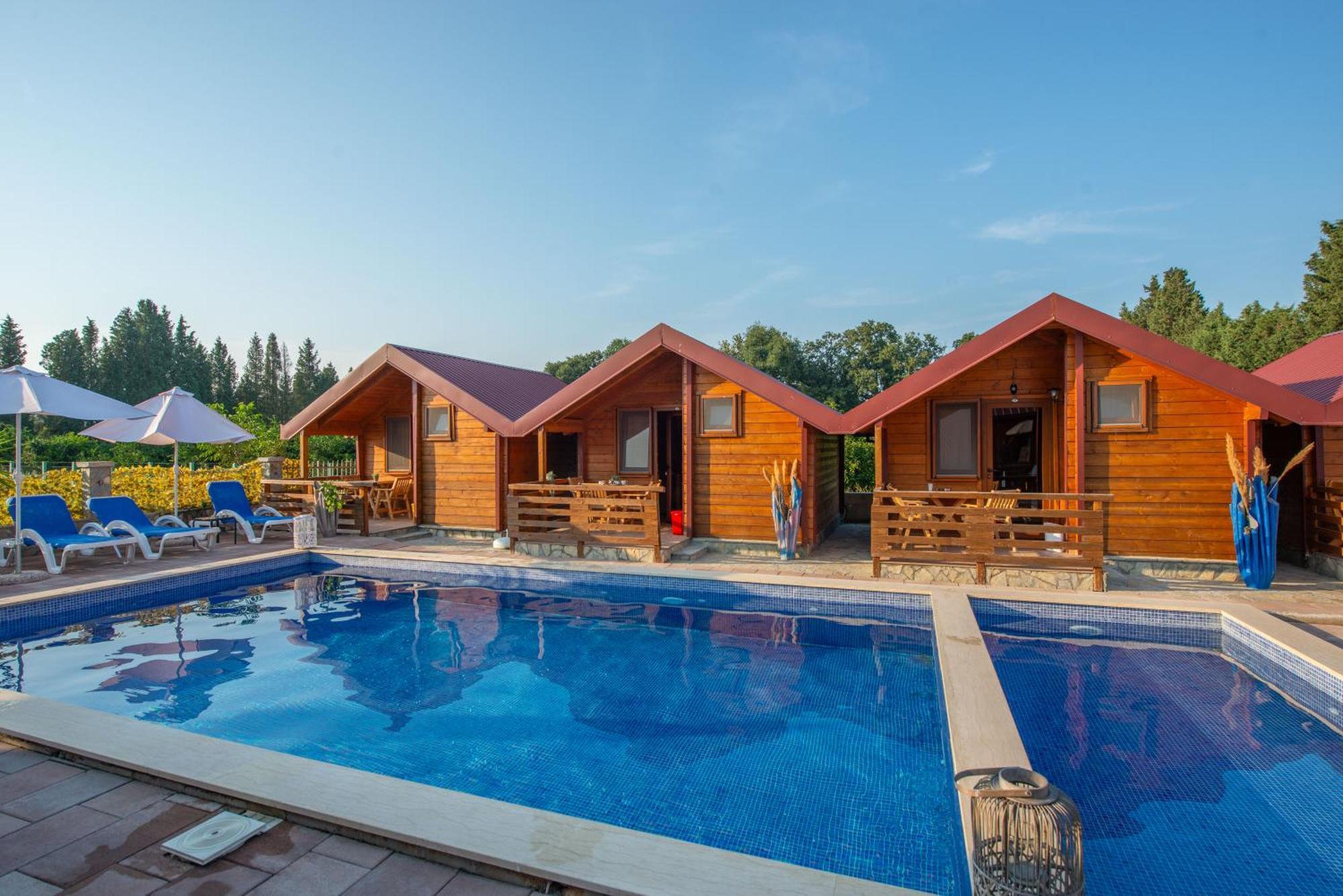 Apartments And Bungalow Casa Palma Улцин Екстериор снимка