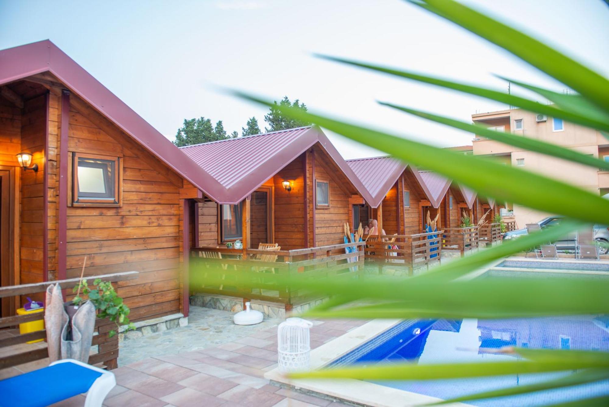 Apartments And Bungalow Casa Palma Улцин Екстериор снимка