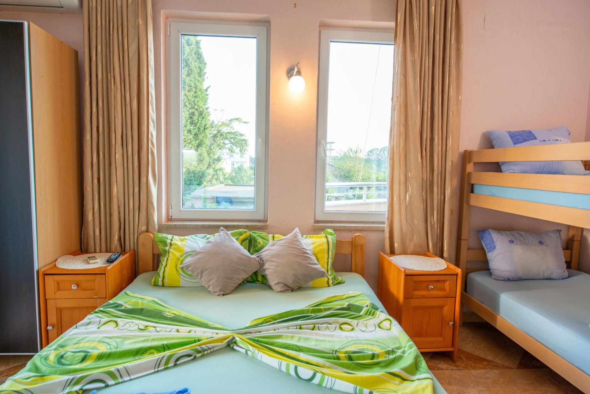 Apartments And Bungalow Casa Palma Улцин Екстериор снимка