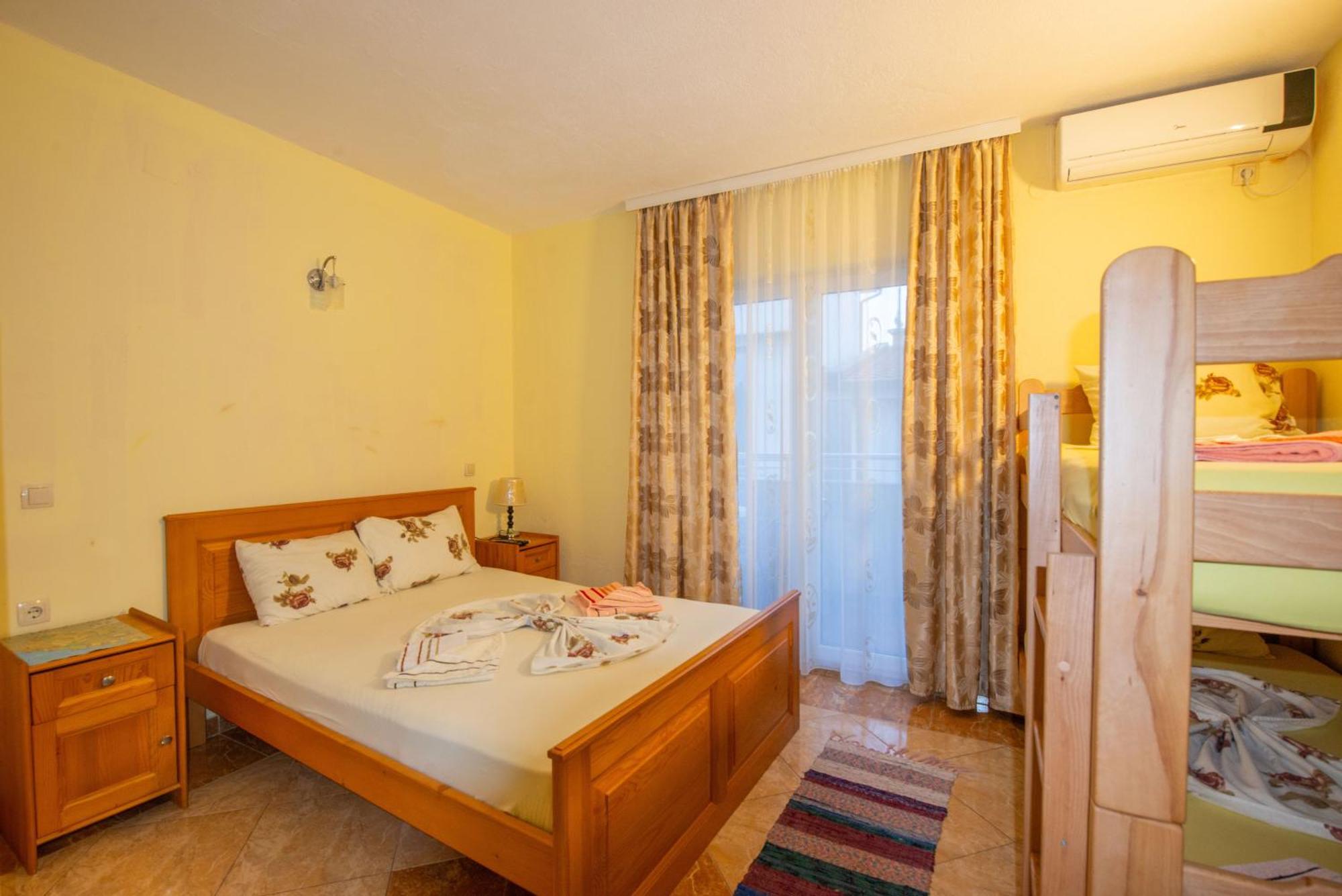 Apartments And Bungalow Casa Palma Улцин Екстериор снимка