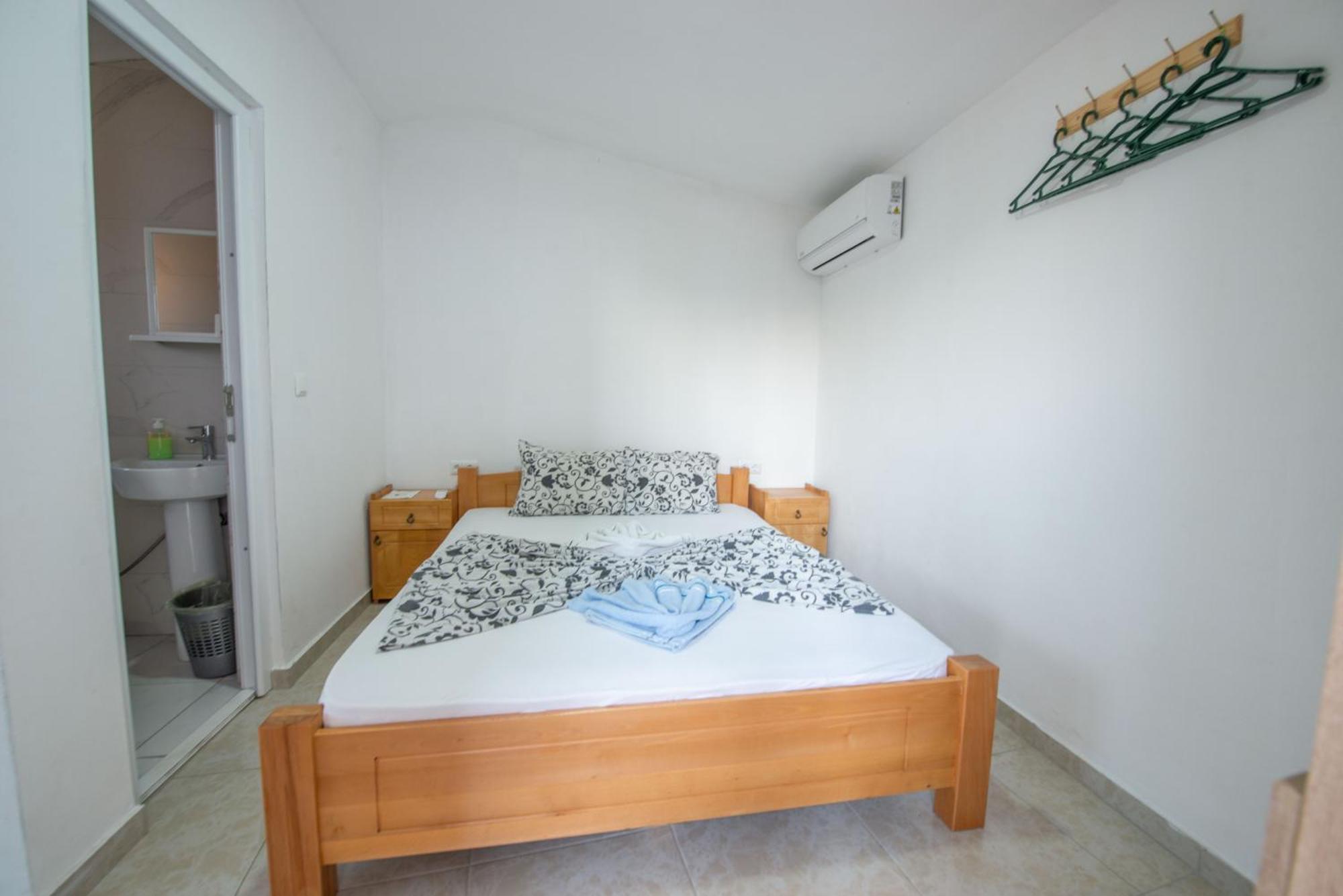 Apartments And Bungalow Casa Palma Улцин Екстериор снимка