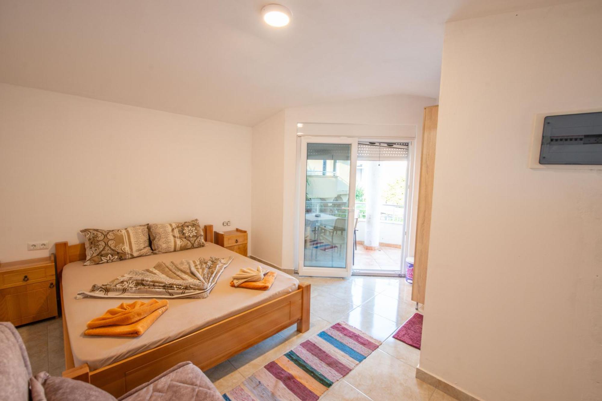 Apartments And Bungalow Casa Palma Улцин Екстериор снимка