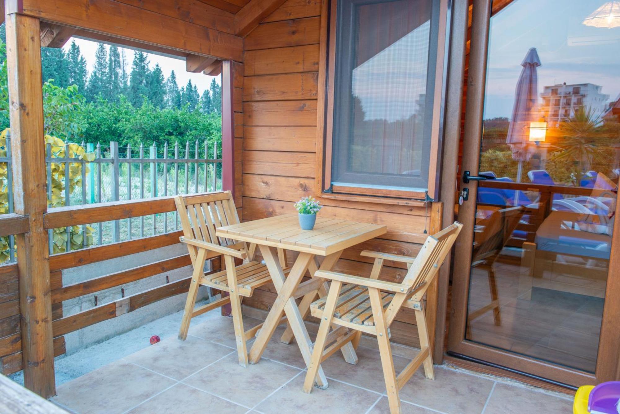 Apartments And Bungalow Casa Palma Улцин Екстериор снимка