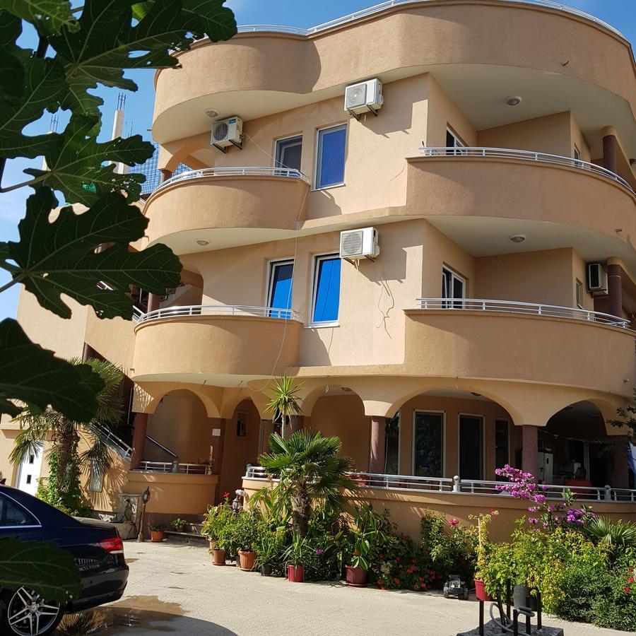 Apartments And Bungalow Casa Palma Улцин Екстериор снимка